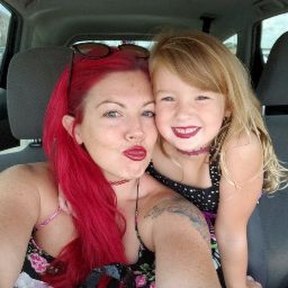 Meet your Posher, Amber - Picture 1 of 1